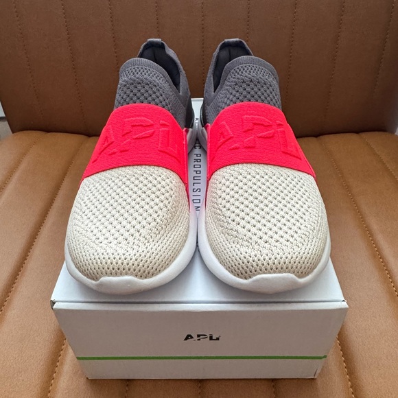 APL Women’s Techbloom Bliss Sneakers - Asteroid/Magenta/Beach - Picture 2 of 6